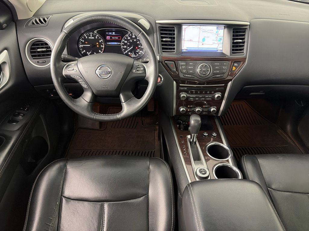 Used 2016 Nissan Pathfinder Platinum AWD/4WD image 14