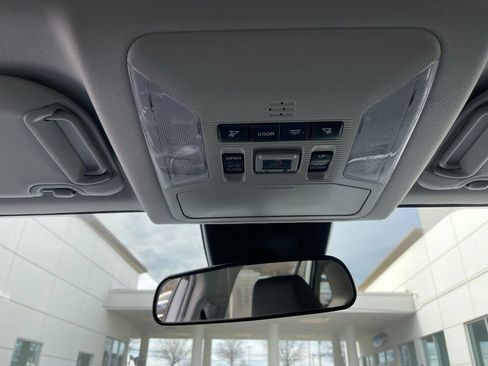 Used 2021 Toyota RAV4 XLE image 16