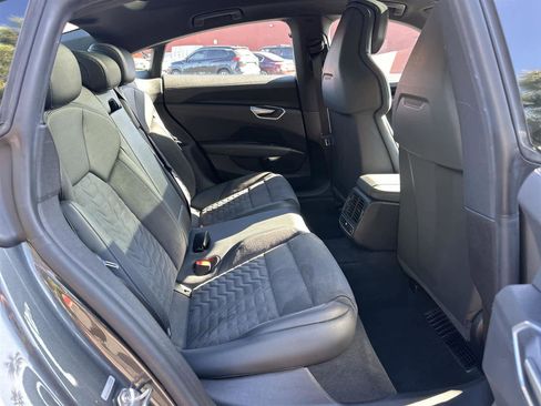 Used 2022 Audi e-tron GT Prestige w/ Prestige Package image 13