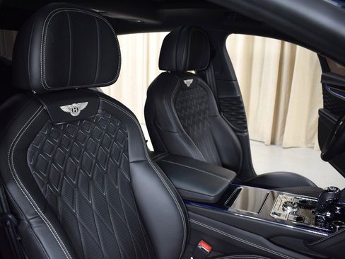 Certified 2020 Bentley Flying Spur W12 image 24
