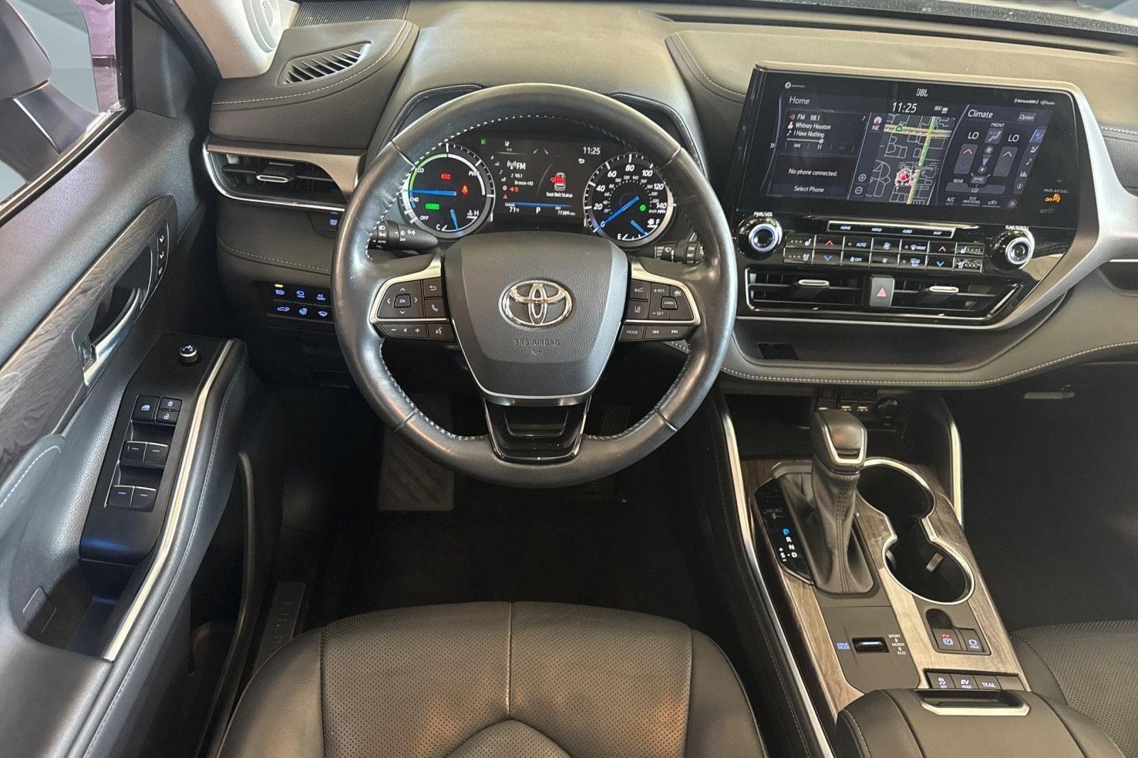 Used 2021 Toyota Highlander Limited AWD/4WD image 32