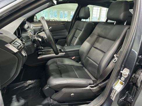 Used 2016 Mercedes-Benz E 350 4MATIC Sedan image 5