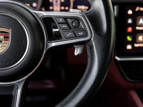 Certified 2023 Porsche Cayenne Platinum Edition image 16