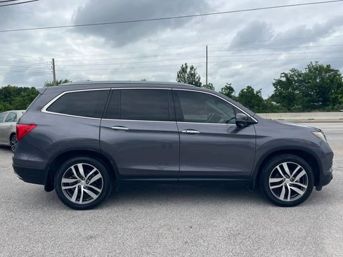 Used 2017 Honda Pilot Touring image 4