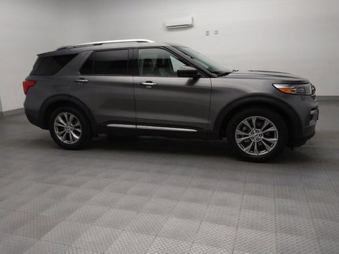 Used 2023 Ford Explorer Limited image 11