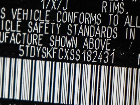Used 2025 Toyota Sienna XLE AWD/4WD image 31