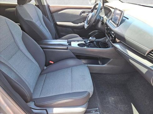 Used 2022 Nissan Rogue SV FWD image 18