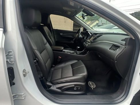 Used 2019 Chevrolet Impala LT image 30