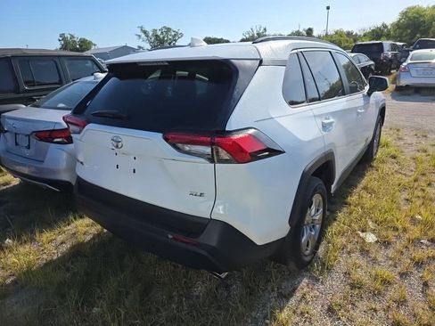 Used 2025 Toyota RAV4 XLE w/ Convenience Package FWD image 3