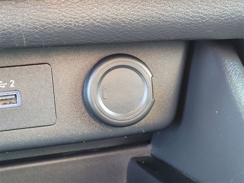 Used 2023 Nissan Rogue SV image 22