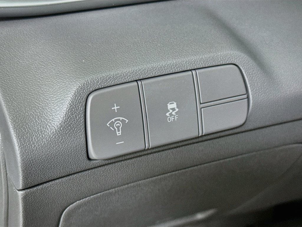 Used 2025 Hyundai Elantra SEL FWD image 10