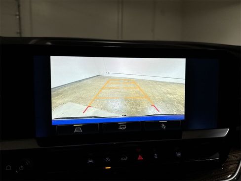 Used 2025 Chevrolet Silverado 1500 LT w/ Leather Package image 16