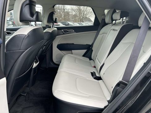 Certified 2025 Kia Sportage EX AWD/4WD image 11