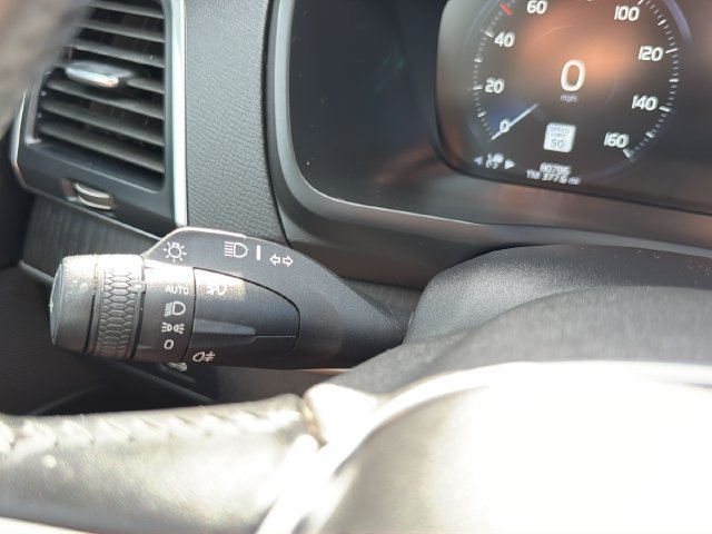 Used 2020 Volvo XC90 T5 Momentum FWD image 23