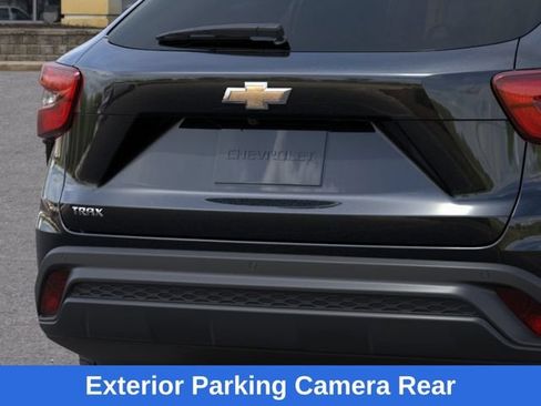 New 2026 Chevrolet Trax LS w/ LS Convenience Package FWD image 15