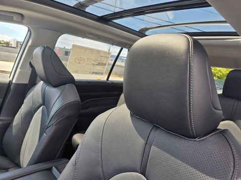 New 2026 Toyota Grand Highlander Limited AWD/4WD image 25