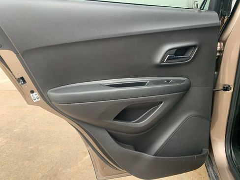 Used 2018 Chevrolet Trax LT image 12