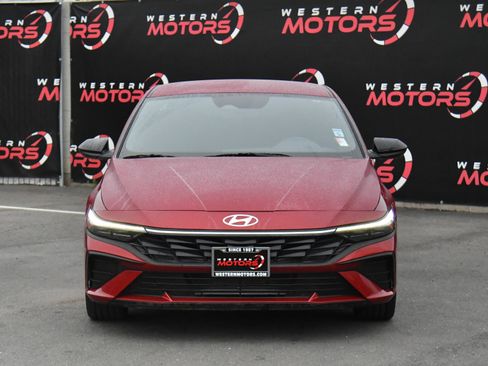 Used 2025 Hyundai Elantra Sport image 2