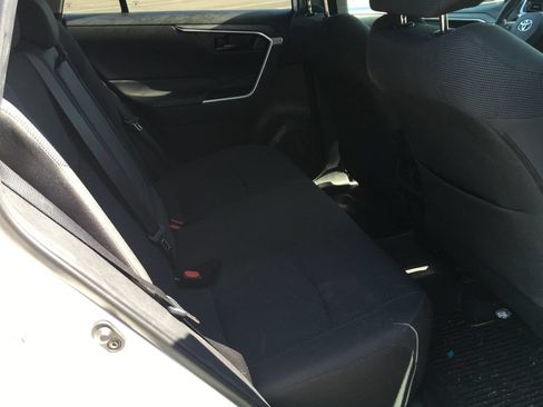 Used 2024 Toyota RAV4 LE AWD/4WD image 8