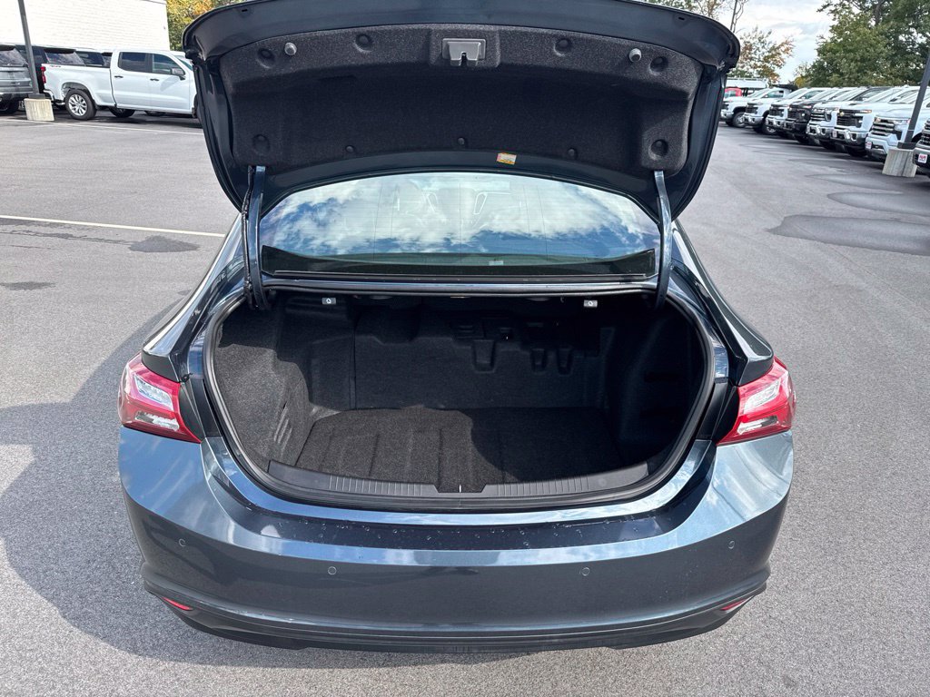 Used 2019 Chevrolet Malibu Hybrid w/ Leather Package FWD image 7