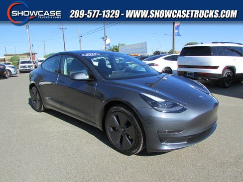 Used 2023 Tesla Model 3 Standard Range RWD image 1