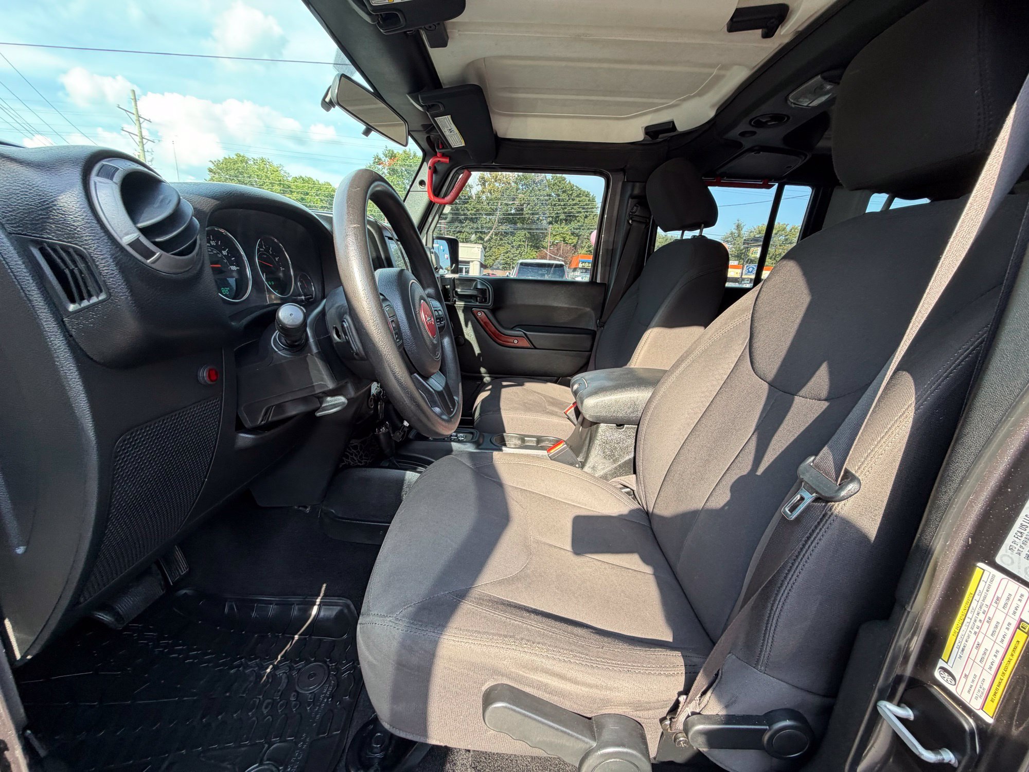 Used 2017 Jeep Wrangler Unlimited Sport AWD/4WD image 16