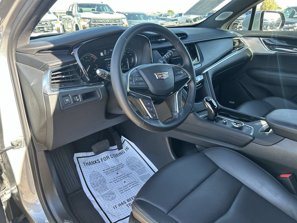 Certified 2025 Cadillac XT5 Premium Luxury AWD/4WD image 7