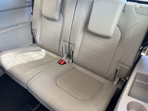 Certified 2022 Volkswagen Atlas SEL Premium image 29