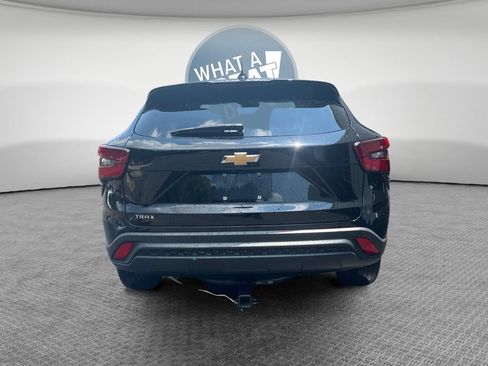 Used 2024 Chevrolet Trax LS FWD image 4