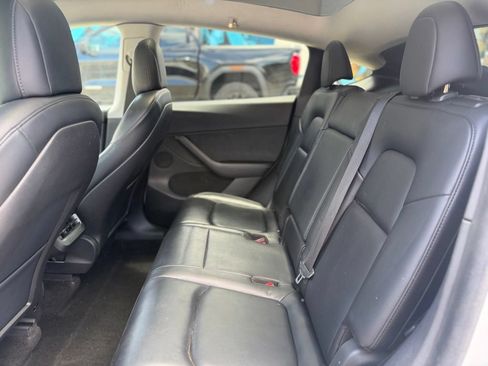 Used 2021 Tesla Model Y Long Range AWD/4WD image 16