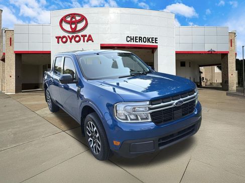 Used 2024 Ford Maverick Lariat FWD image 3