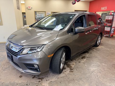 Used 2019 Honda Odyssey EX image 3