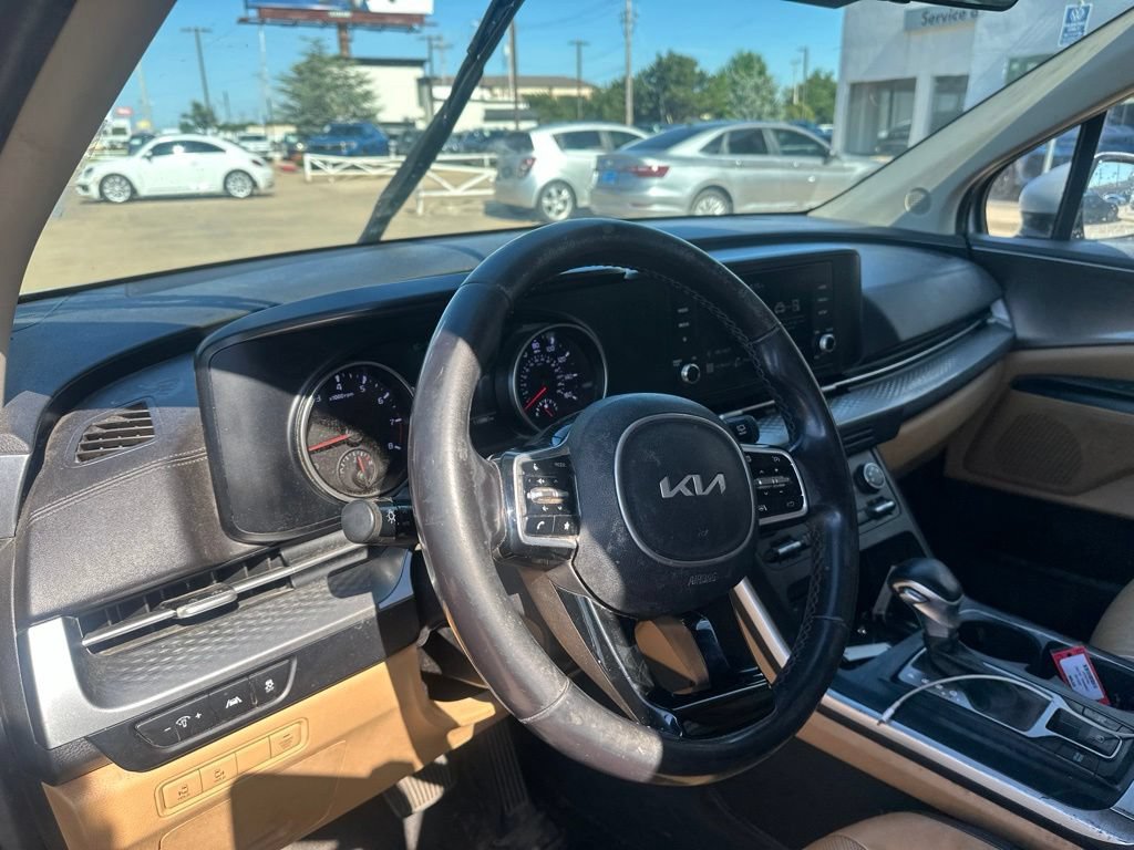 Used 2023 Kia Carnival LX FWD image 8