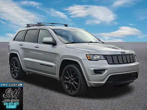 Used 2019 Jeep Grand Cherokee Altitude AWD/4WD image 3