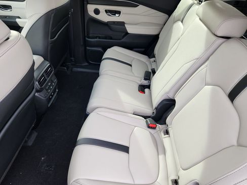 New 2026 Honda Pilot Touring image 10