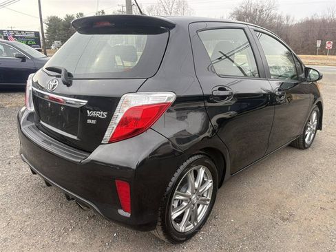 Used 2012 Toyota Yaris SE image 4