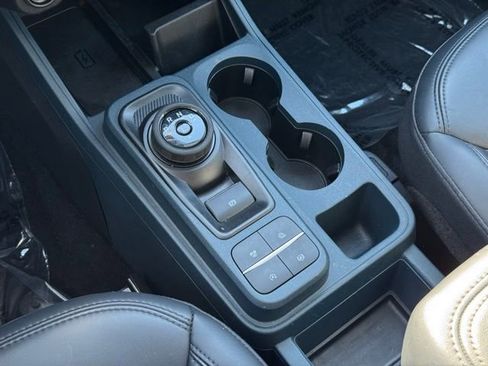 Certified 2024 Ford Maverick Lariat w/ Black Appearance Package image 17