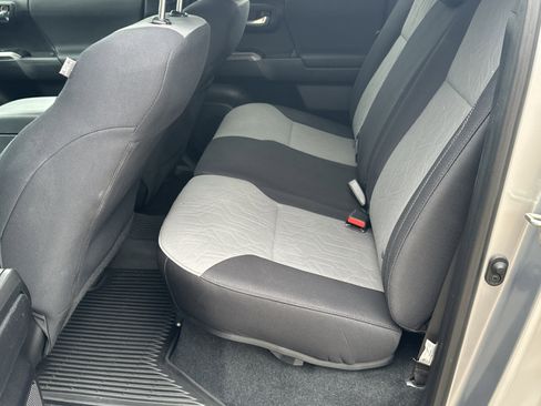 Used 2020 Toyota Tacoma TRD Sport image 20