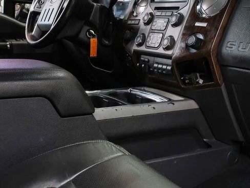 Used 2016 Ford F250 Lariat w/ Chrome Package image 20