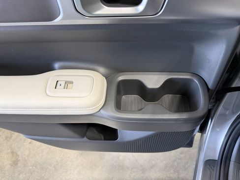 Used 2025 Hyundai Santa Fe SEL FWD image 32