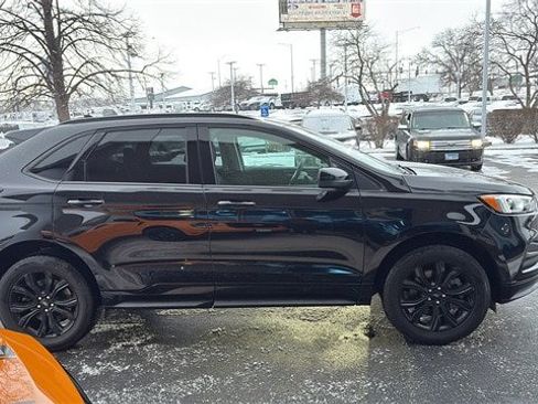 Certified 2024 Ford Edge SE w/ Black Appearance Package image 6