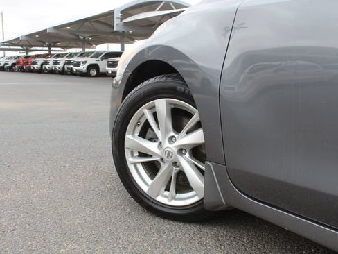 Used 2015 Nissan Altima 2.5 SL w/ Moonroof Package FWD image 10