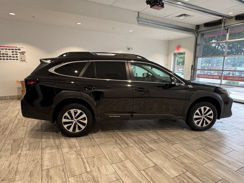 Used 2024 Subaru Outback AWD/4WD image 27