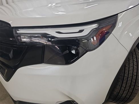 Used 2025 Subaru Forester Sport image 36