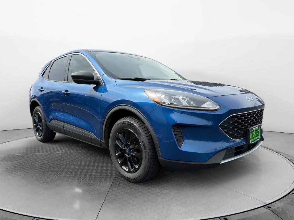 Used 2022 Ford Escape SE w/ Convenience Package AWD/4WD image 3