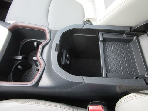 Used 2025 Toyota RAV4 Limited image 34