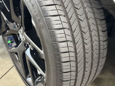 Used 2025 Honda Civic Sport image 28