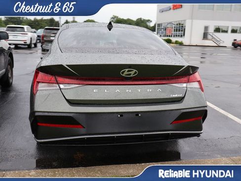 Certified 2026 Hyundai Elantra Limited FWD image 18