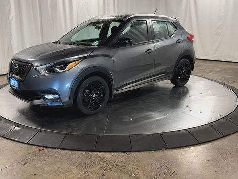 Used 2020 Nissan Kicks SR image 6