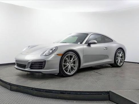 Used 2018 Porsche 911 Carrera RWD image 2